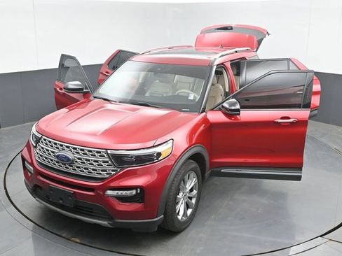 Used 2021 Ford Explorer Limited w/ Equipment Group 301A AWD/4WD image 54