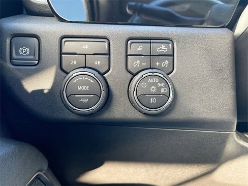 Used 2025 Chevrolet Silverado 2500 LT w/ Trail Boss Package image 17