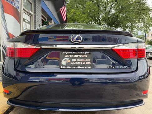 Used 2014 Lexus ES 300h w/ Luxury Package w/Bamboo Trim FWD image 4