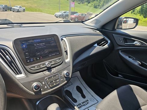 Used 2024 Chevrolet Malibu LT image 37