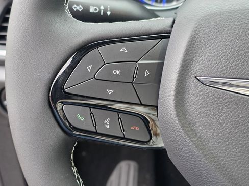 New 2026 Chrysler Pacifica Limited image 16