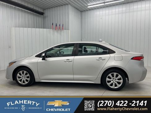 Used 2020 Toyota Corolla LE image 5