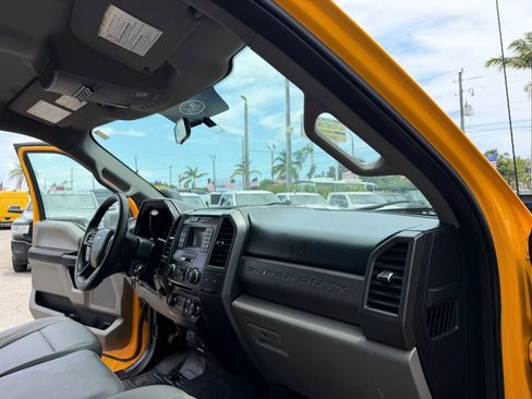 Used 2017 Ford F550 2WD Regular Cab Super Duty image 22