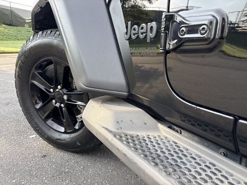 Used 2021 Jeep Wrangler Unlimited Sport AWD/4WD image 12