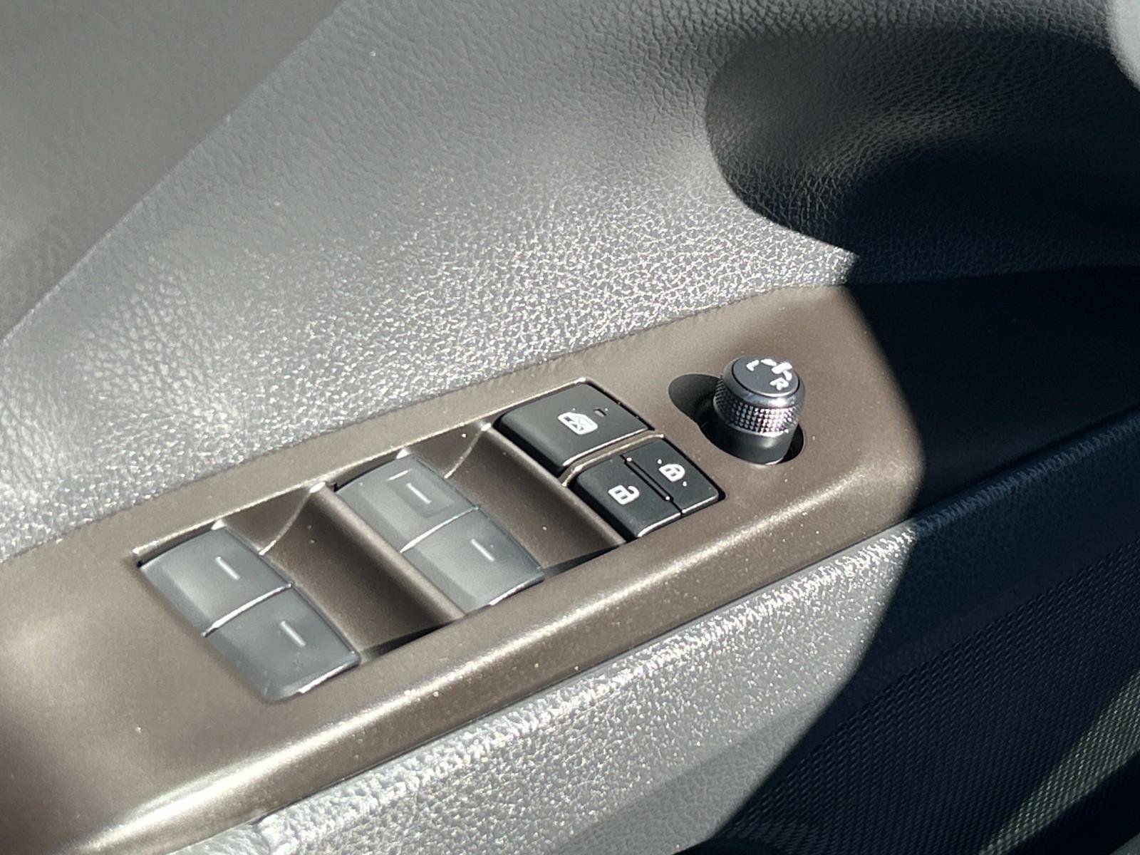 Used 2024 Toyota Camry SE w/ Convenience Package FWD image 15