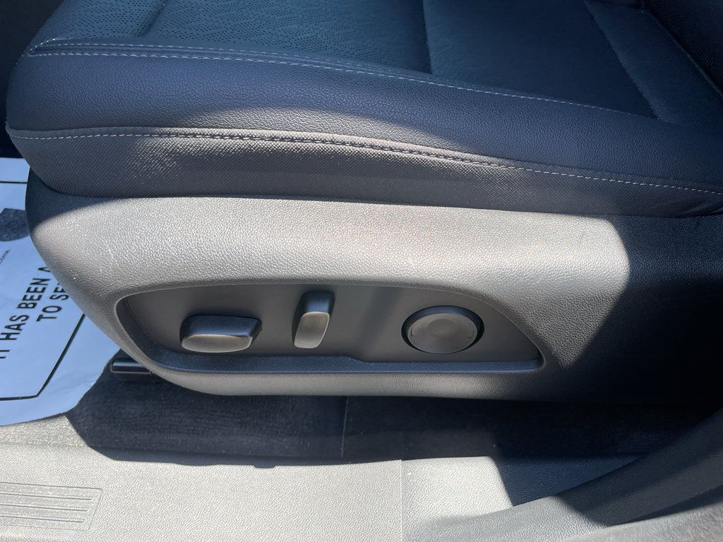 Certified 2026 Chevrolet Equinox LT w/ Convenience Package II FWD image 18
