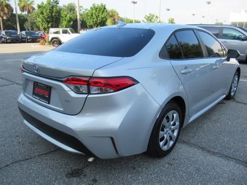 Used 2022 Toyota Corolla LE FWD image 7