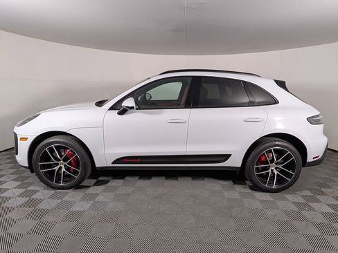 Certified 2023 Porsche Macan S image 2