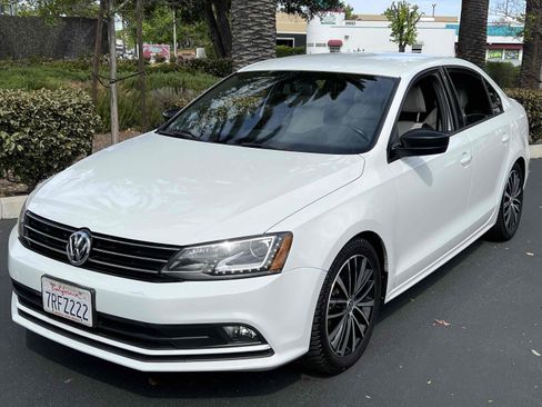 Used 2016 Volkswagen Jetta Sport w/ Lighting Package image 19