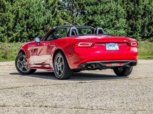Used 2019 FIAT 124 Spider Classica RWD image 8