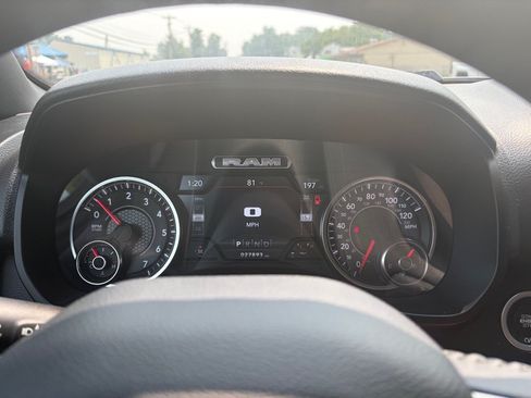 Used 2024 RAM 1500 Big Horn AWD/4WD image 38