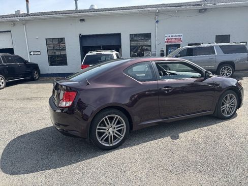 Used 2011 Scion tC FWD image 10