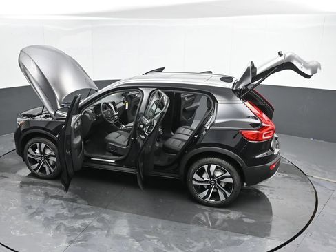 Used 2025 Volvo XC40 B5 Ultra w/ Climate Package AWD/4WD image 55