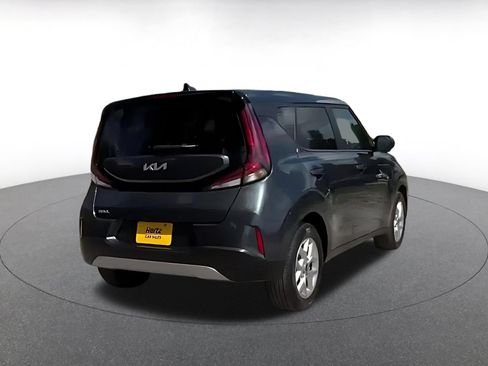 Used 2025 Kia Soul LX w/ LX Technology Package FWD image 14