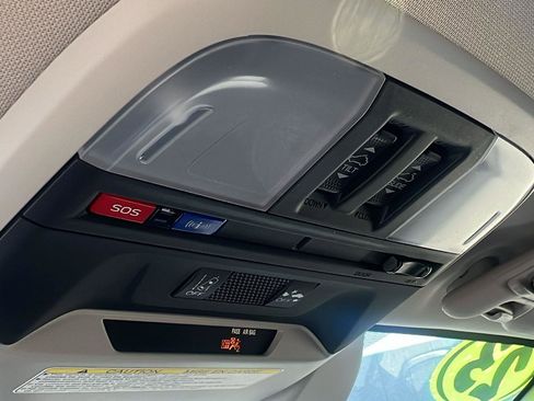 Used 2023 Subaru Crosstrek 2.0i Premium image 15