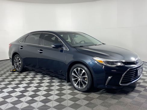 Used 2016 Toyota Avalon XLE Premium image 6