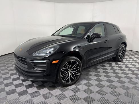 Certified 2026 Porsche Macan AWD/4WD image 1