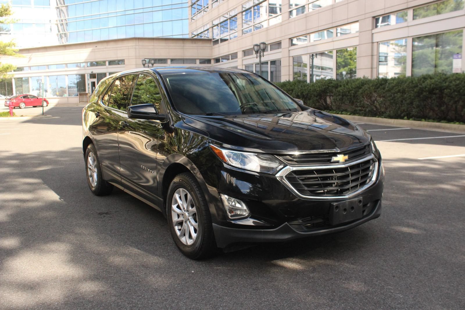 Used 2020 Chevrolet Equinox LT w/ Driver Convenience Package FWD image 1