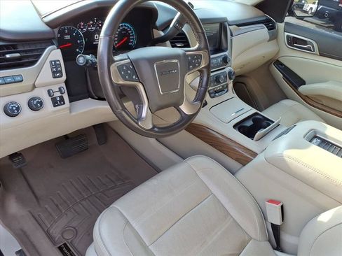 Used 2020 GMC Yukon Denali w/ Denali Ultimate Package AWD/4WD image 12