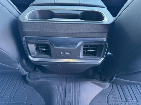 Used 2022 GMC Sierra 1500 Elevation image 18