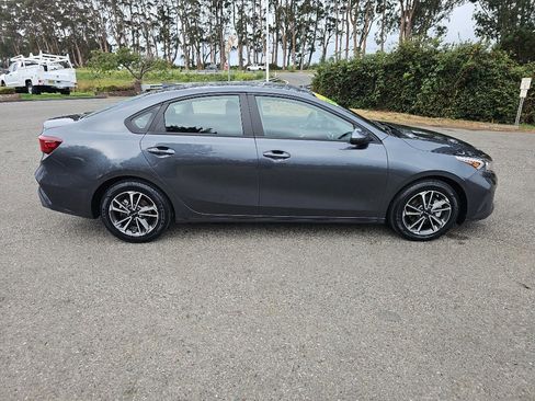 Used 2023 Kia Forte LXS image 6