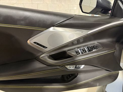 Used 2021 Chevrolet Corvette Stingray Premium Conv w/ Z51 Performance Package image 33