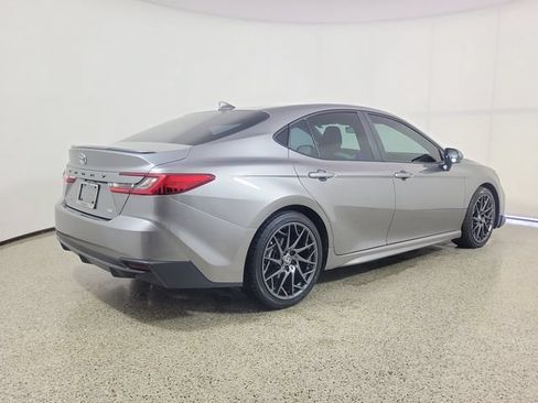 Used 2025 Toyota Camry SE w/ Convenience Package FWD image 5
