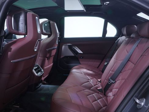 New 2026 BMW 760i xDrive w/ Executive Package image 9