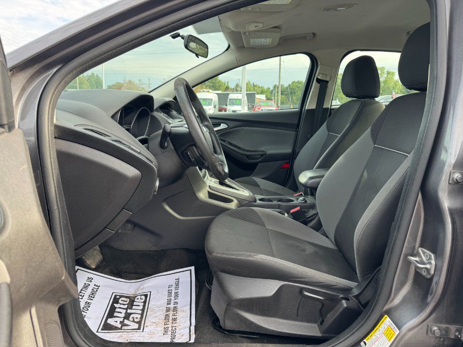 Used 2014 Ford Focus SE FWD image 15