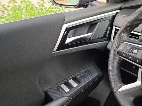 New 2026 Mitsubishi Outlander ES FWD image 25