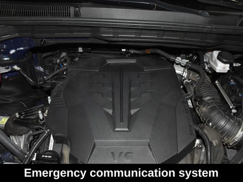 Used 2025 Kia Carnival FWD image 9