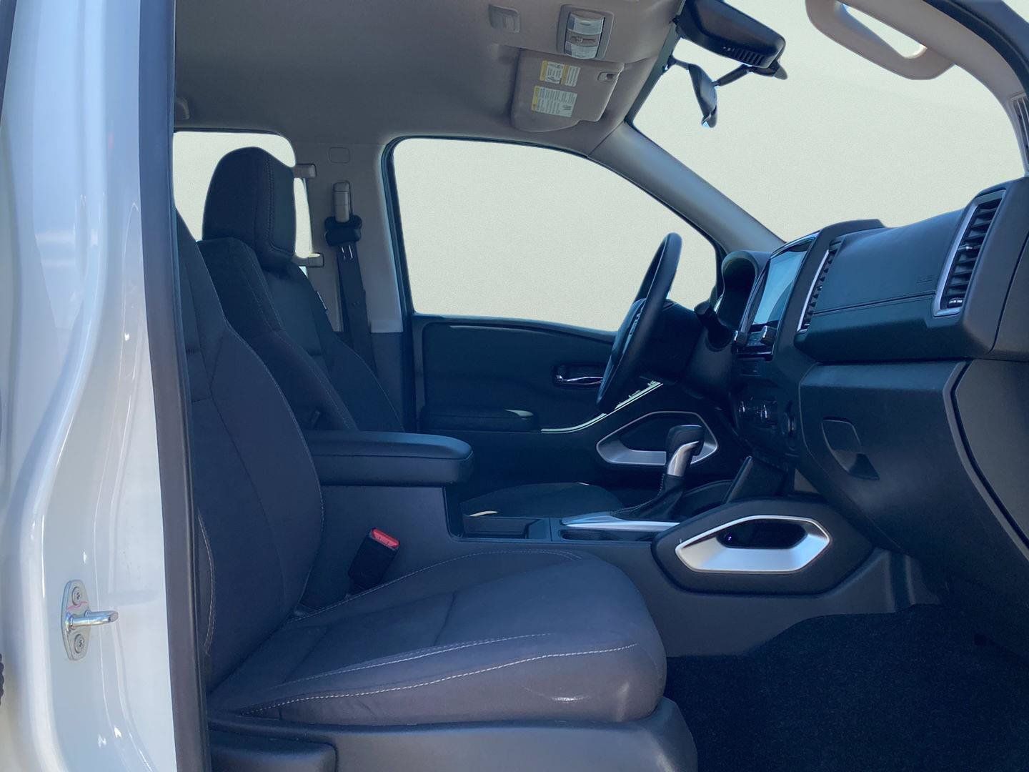 Used 2024 Nissan Frontier SV RWD image 24
