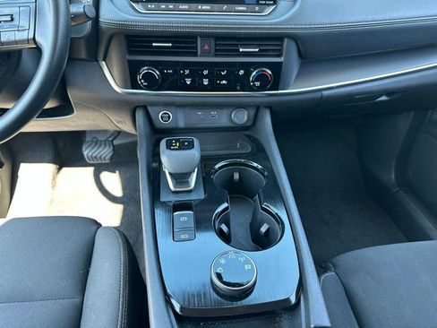Used 2023 Nissan Rogue S AWD/4WD image 42