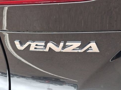 Used 2023 Toyota Venza Limited AWD/4WD image 31