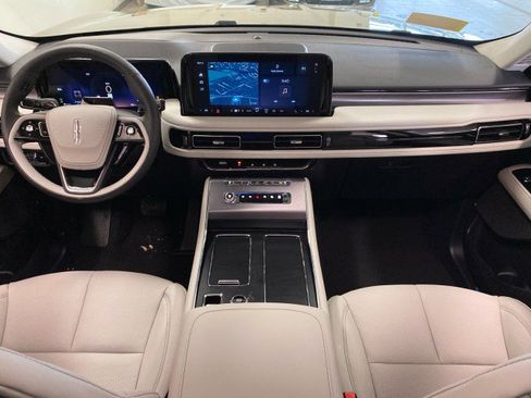 New 2026 Lincoln Aviator AWD image 11