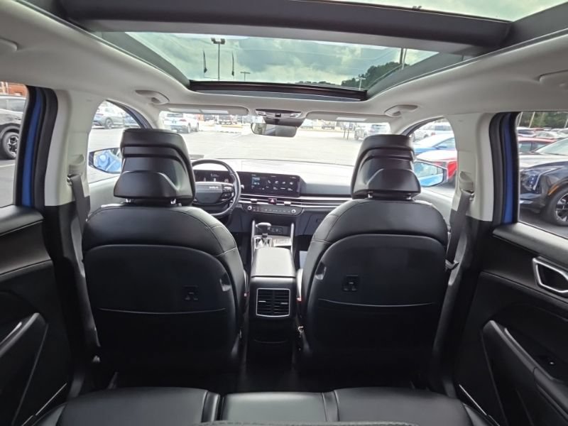 Certified 2026 Kia Sportage EX w/ EX Panorama Roof Package AWD/4WD image 11