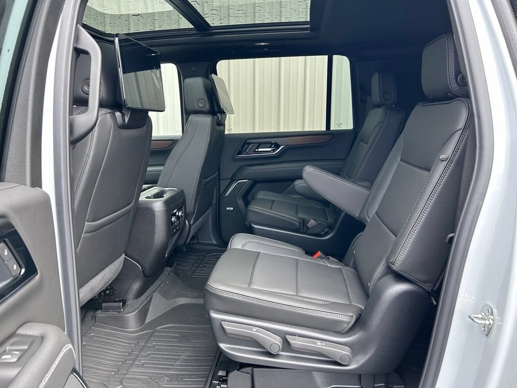 New 2026 GMC Yukon XL Denali w/ Denali Reserve Package AWD/4WD image 18