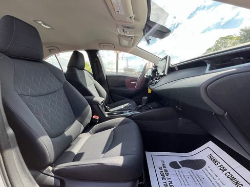 Used 2021 Toyota Corolla LE w/ Carpet Mat Package (TMS) FWD image 19
