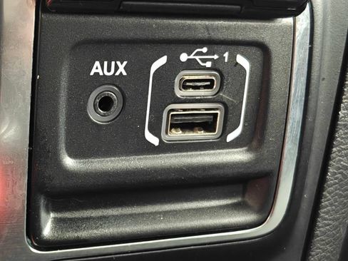 Used 2023 Jeep Gladiator Sport AWD/4WD image 53