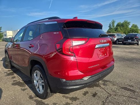Certified 2023 GMC Terrain SLE w/ Driver Convenience Package FWD image 3