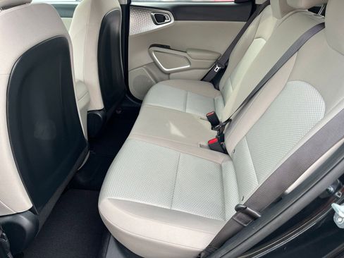 Used 2025 Kia Soul LX w/ LX Technology Package image 23