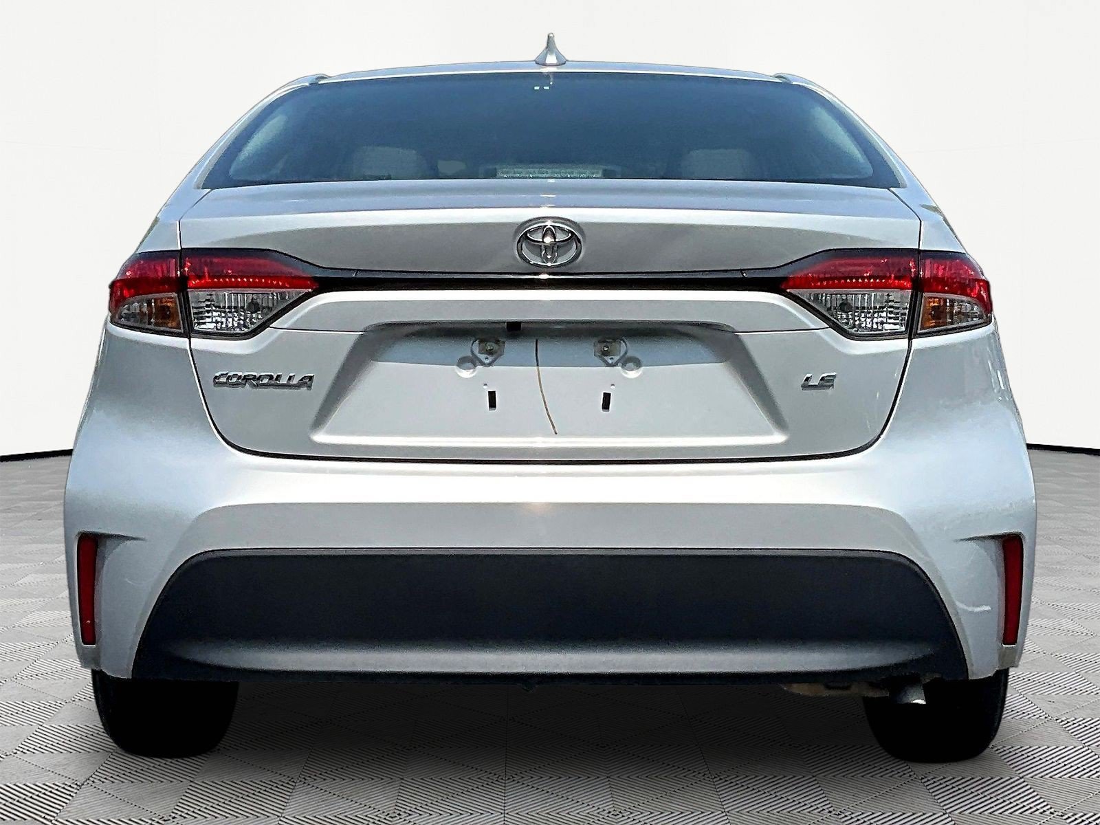 Used 2024 Toyota Corolla LE FWD image 5