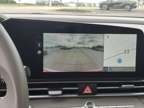 Certified 2025 Hyundai Elantra SEL FWD image 27