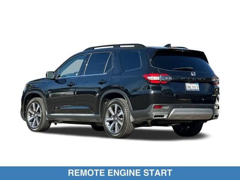 Certified 2025 Honda Pilot Touring image 9