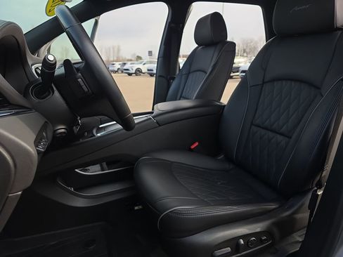 Used 2023 Buick Enclave Avenir w/ Avenir Technology Package image 16