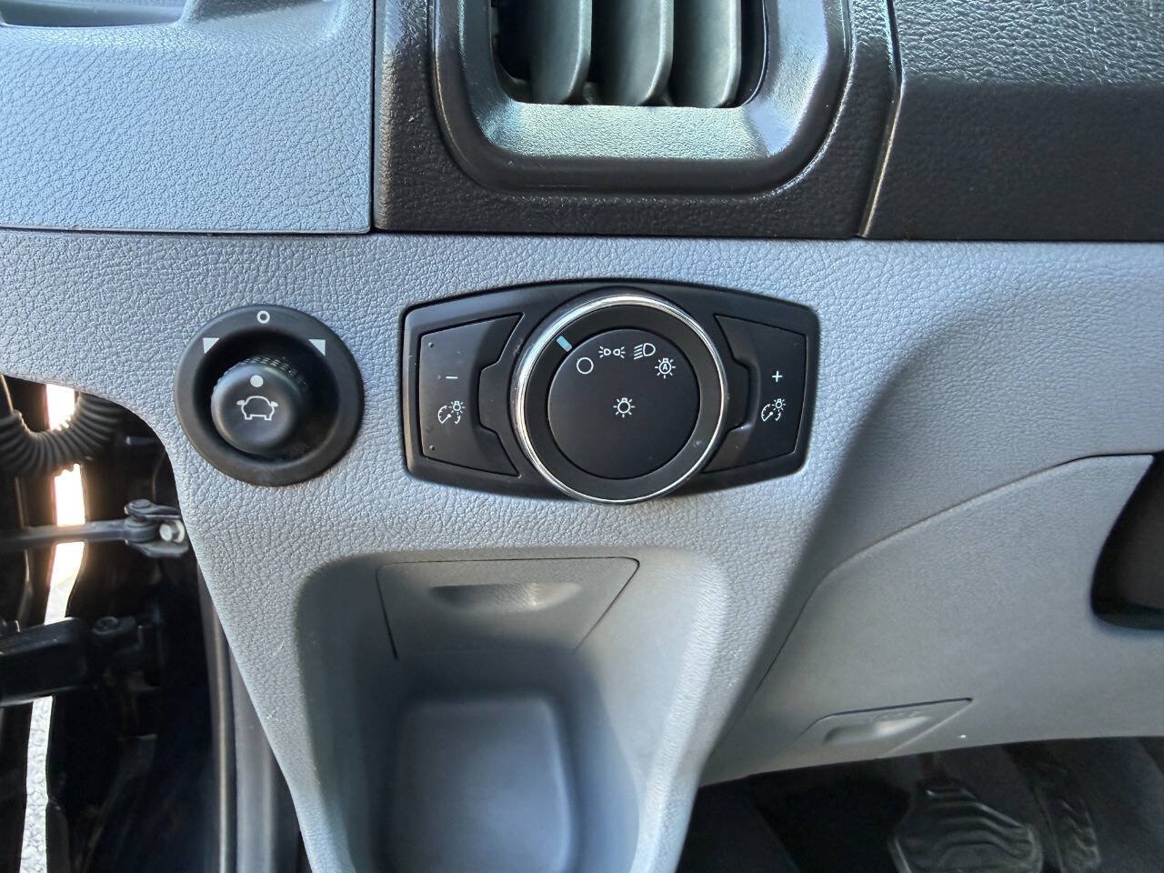 Used 2019 Ford Transit 350 XLT RWD image 28