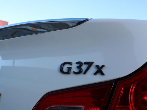 Used 2009 INFINITI G37 x Sedan w/ Premium Pkg image 12