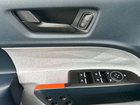 Used 2024 Ford Maverick XLT image 12