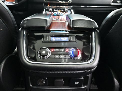 Used 2021 Lincoln Navigator Reserve AWD/4WD image 33