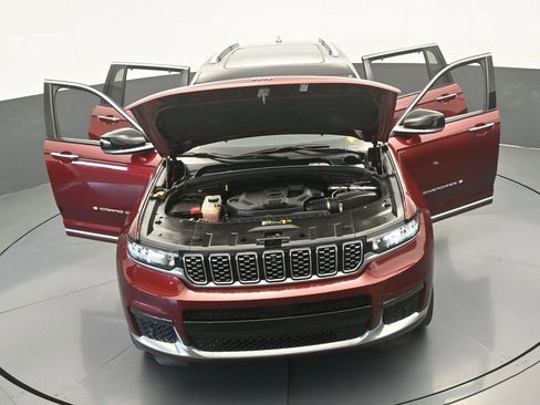 Used 2023 Jeep Grand Cherokee L Summit w/ Luxury Tech Group V image 81